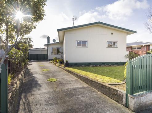 23 Geraldine Crescent, Cloverlea