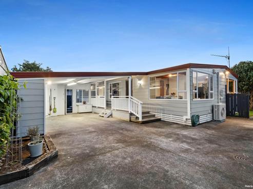 1/1 Stokes Avenue, Te Atatu Peninsula