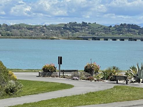 1/15 Meeanee Quay, Westshore