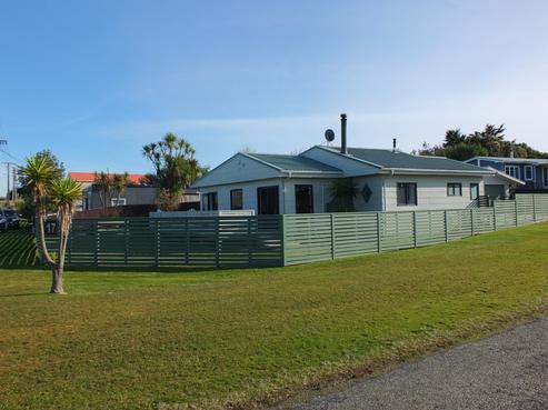 17 Dewe Terrace, Foxton Beach
