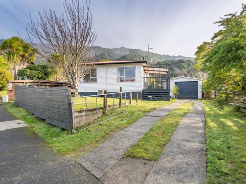 12 Kendal Grove, Wainuiomata