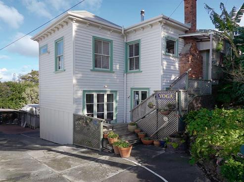 33 Clarence Street, Devonport