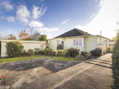 25 Park Road, West End