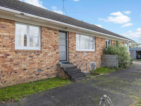 2/191 Onewa Road, Birkenhead