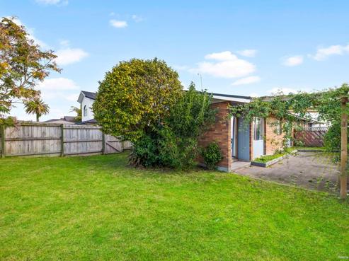 1/236 Te Atatu Road, Te Atatu South
