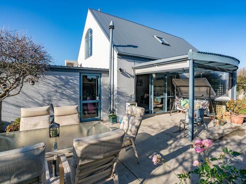 7 Seascape Gardens, Bromley
