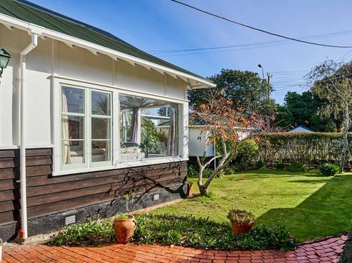 403 Muritai Road, Eastbourne