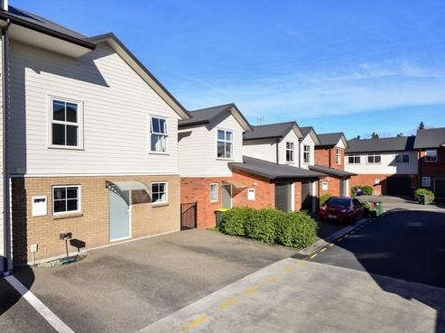 31 Chiefs Court, Hamilton East