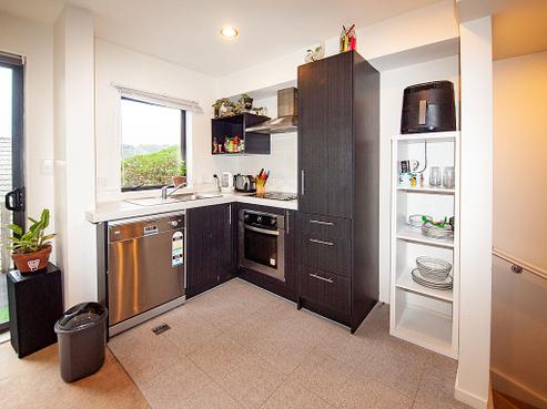 2/11 Gordon Place, Newtown