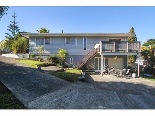 8 Papa Place, Birkdale