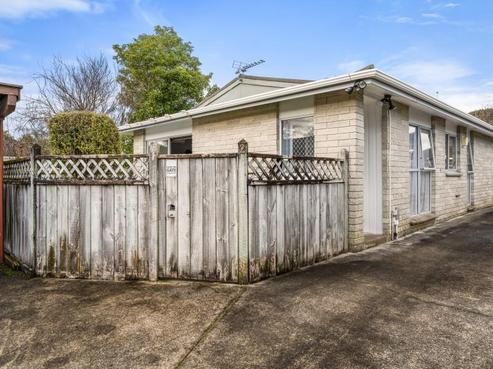 2/27 Miro Street, Trentham