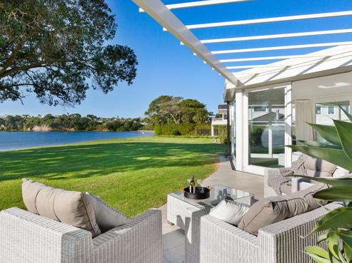 7 Claude Road, Stanmore Bay