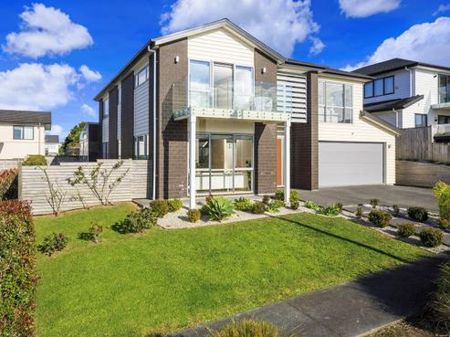 4 Greenlink Rise, Long Bay