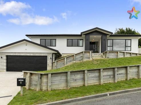 8 Frankie Stevens Place, Riverstone Terraces