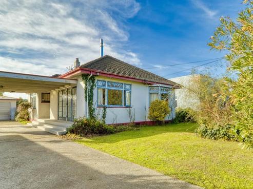 619 Frederick Street West, Mahora