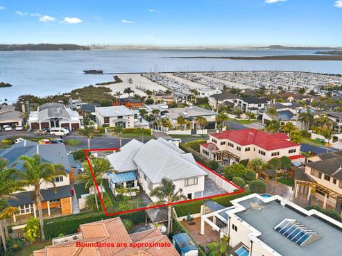 6 Courtneys, West Harbour
