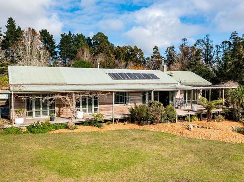 212 Staniforth Road, Kaiwaka