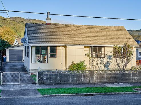 1174 Taita Drive, Taita