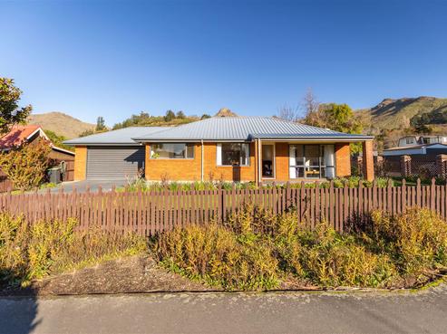 8 Carinya Lane, Heathcote Valley
