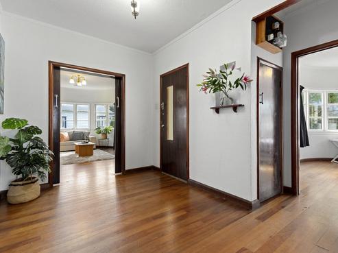 30 Bond Street, Hamilton East