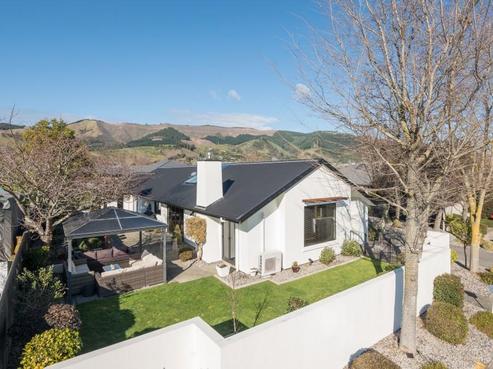 15 Antoine Grove, Richmond