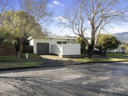 24 Mcgowan Road, Wainuiomata