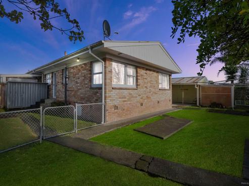 2/170 Great South Road, Drury