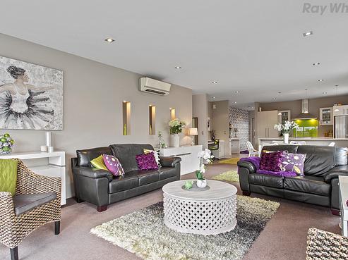 44 Little Oaks Drive, Yaldhurst