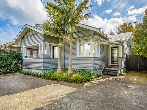 1013 Great North Road, Point Chevalier