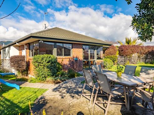 12 Mary Ann Muller Crescent, Stoke