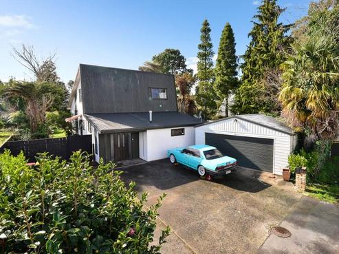 22 Pickering Crescent, Chedworth