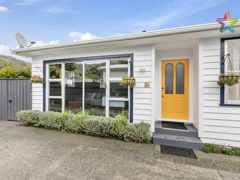6B Korau Grove, Stokes Valley