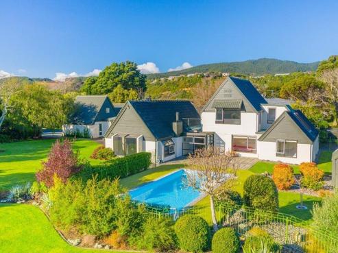 3 Fiesta Grove, Raumati Beach