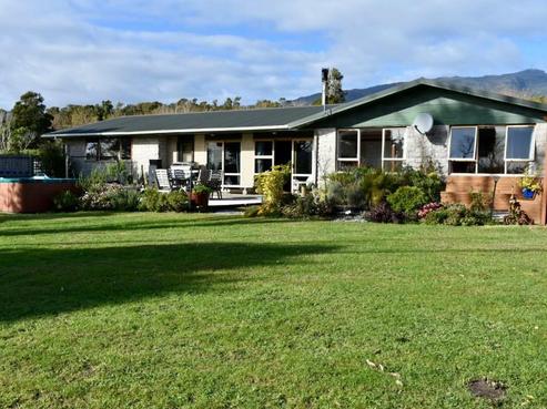 92 Beach Road, Waimangaroa