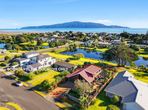 23 Barrett Drive, Waikanae Beach