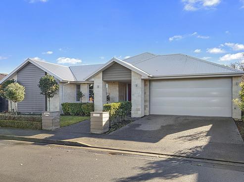5 Springbrook Lane, Northwood