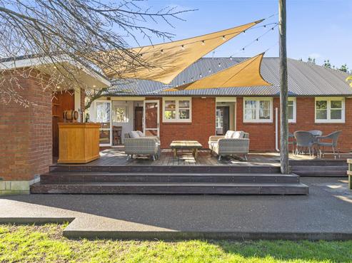 225 Burnham Road, Burnham