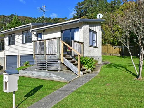 12 Crawford Grove, Naenae