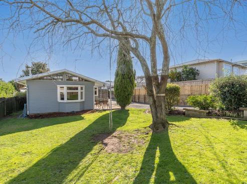 12 Huia Avenue, Forest Lake