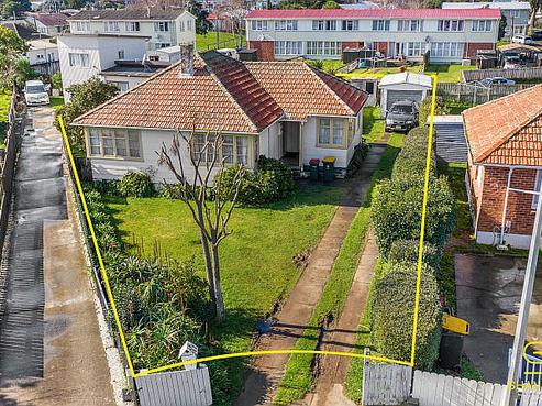 32 Waipapa Crescent, Otara