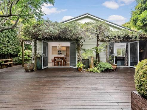 2/618 Beach Road, Browns Bay