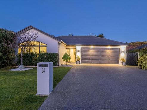 64 Lorna Irene Drive, Raumati South