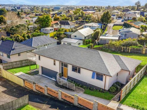 27A Kirrie Avenue, Te Atatu South