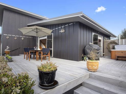405B Ocean Road, Whangamata
