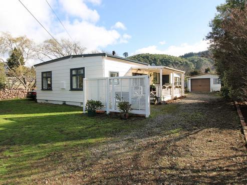 39 Wakefield Street, Featherston