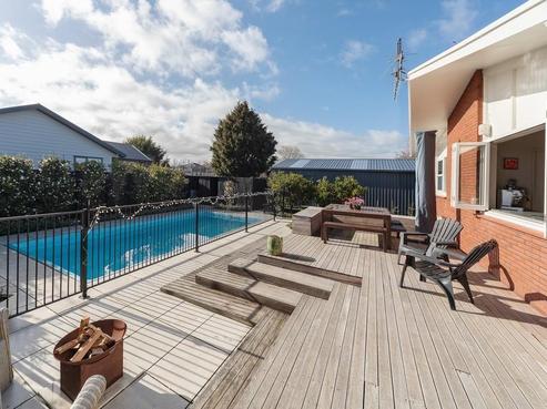 158 Pharazyn Street, Feilding