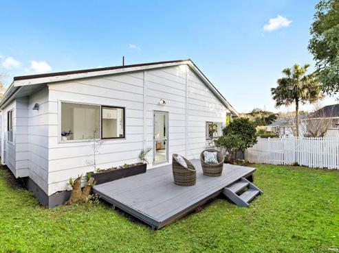 2/41 Simon Ellice Drive, Bayview