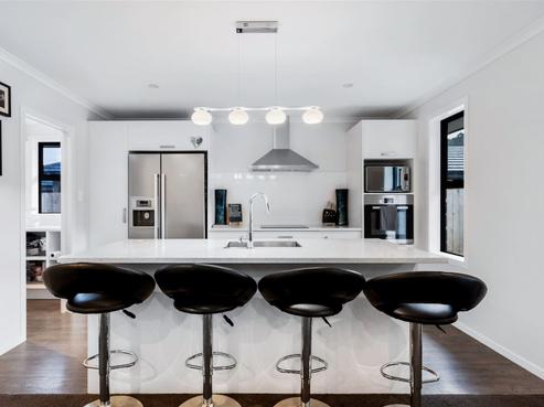 6 May Grove Lane, Tamaterau