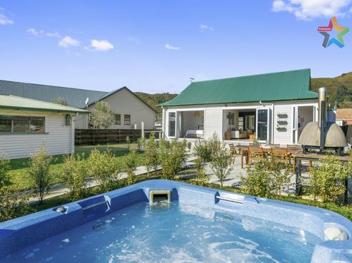 2 Wood Grove, Naenae