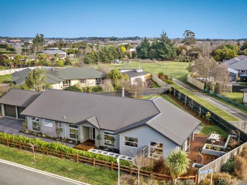 2 Wedgewood Row, Rolleston